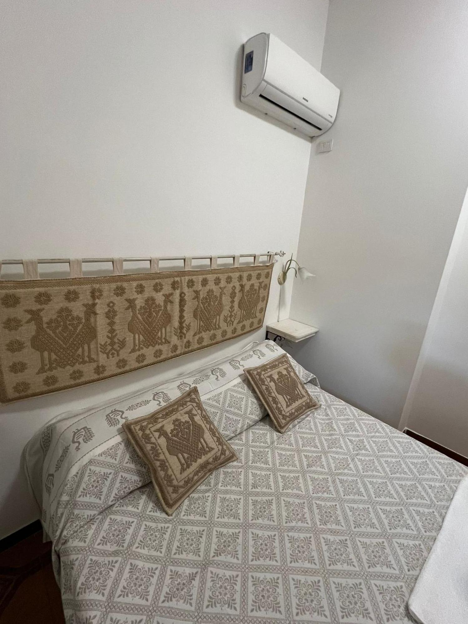 B&B Via Dei Mille Кастельсардо Экстерьер фото