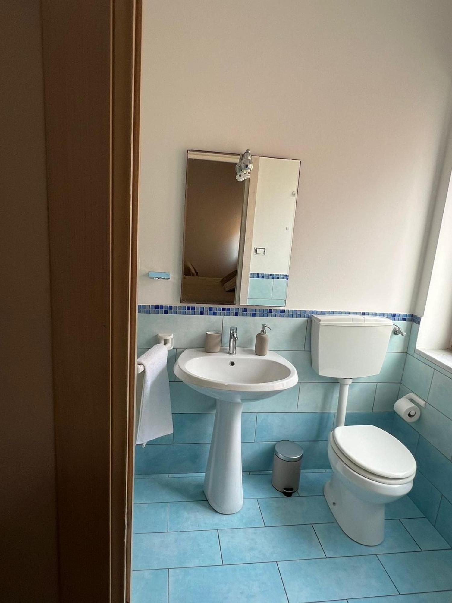 B&B Via Dei Mille Кастельсардо Экстерьер фото