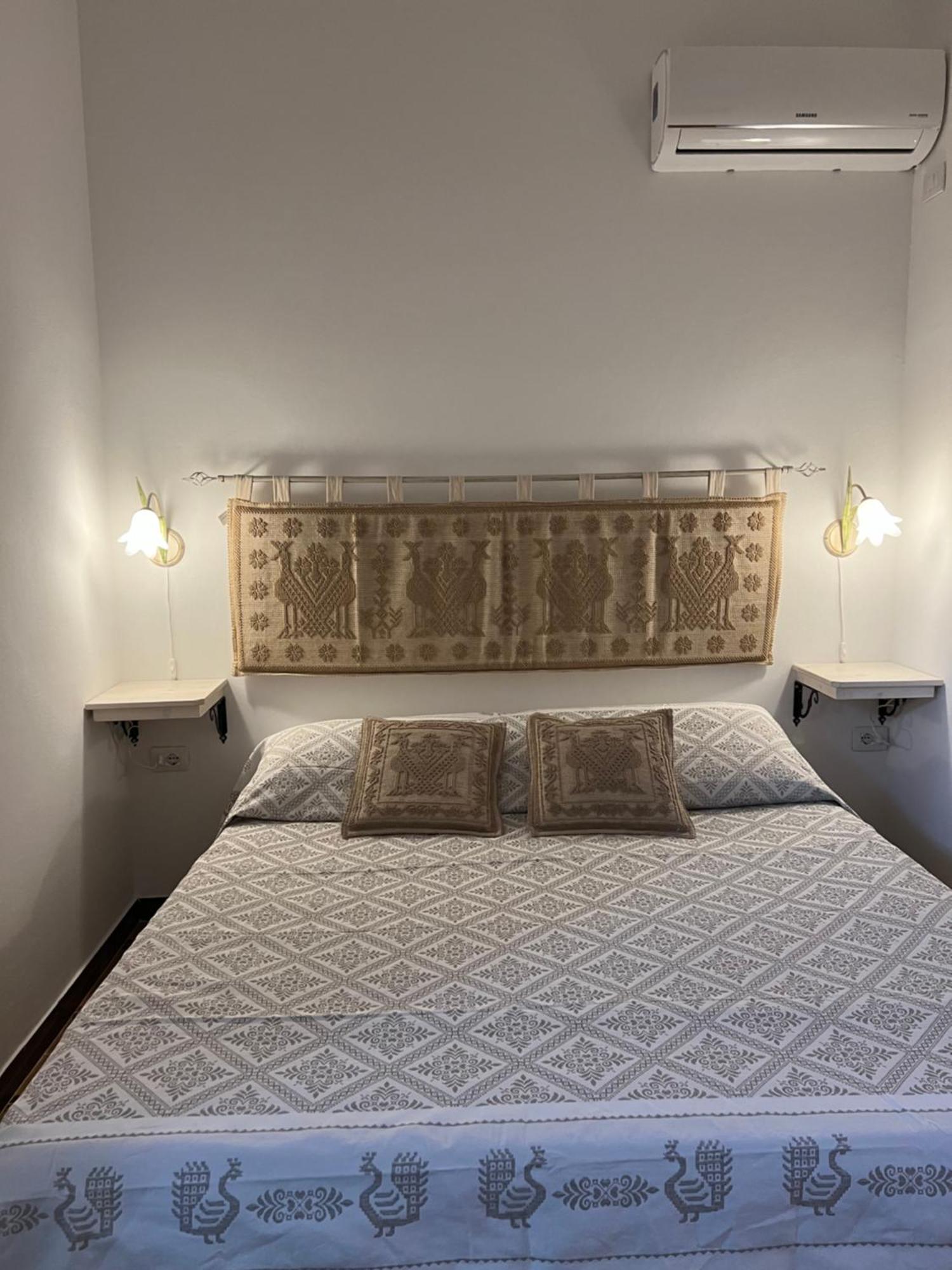 B&B Via Dei Mille Кастельсардо Экстерьер фото