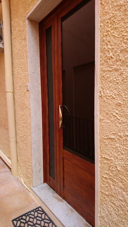 B&B Via Dei Mille Кастельсардо Экстерьер фото