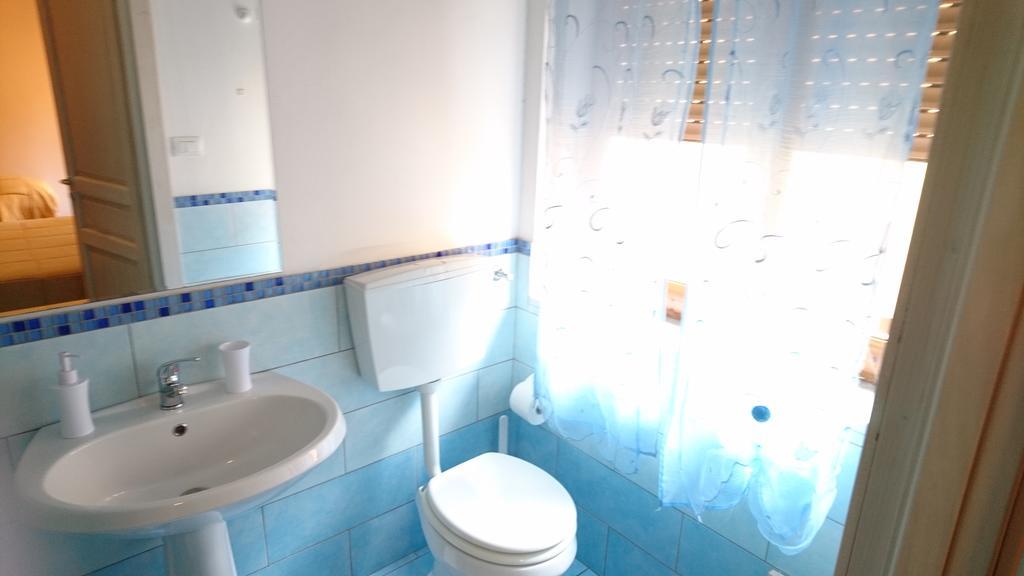 B&B Via Dei Mille Кастельсардо Экстерьер фото
